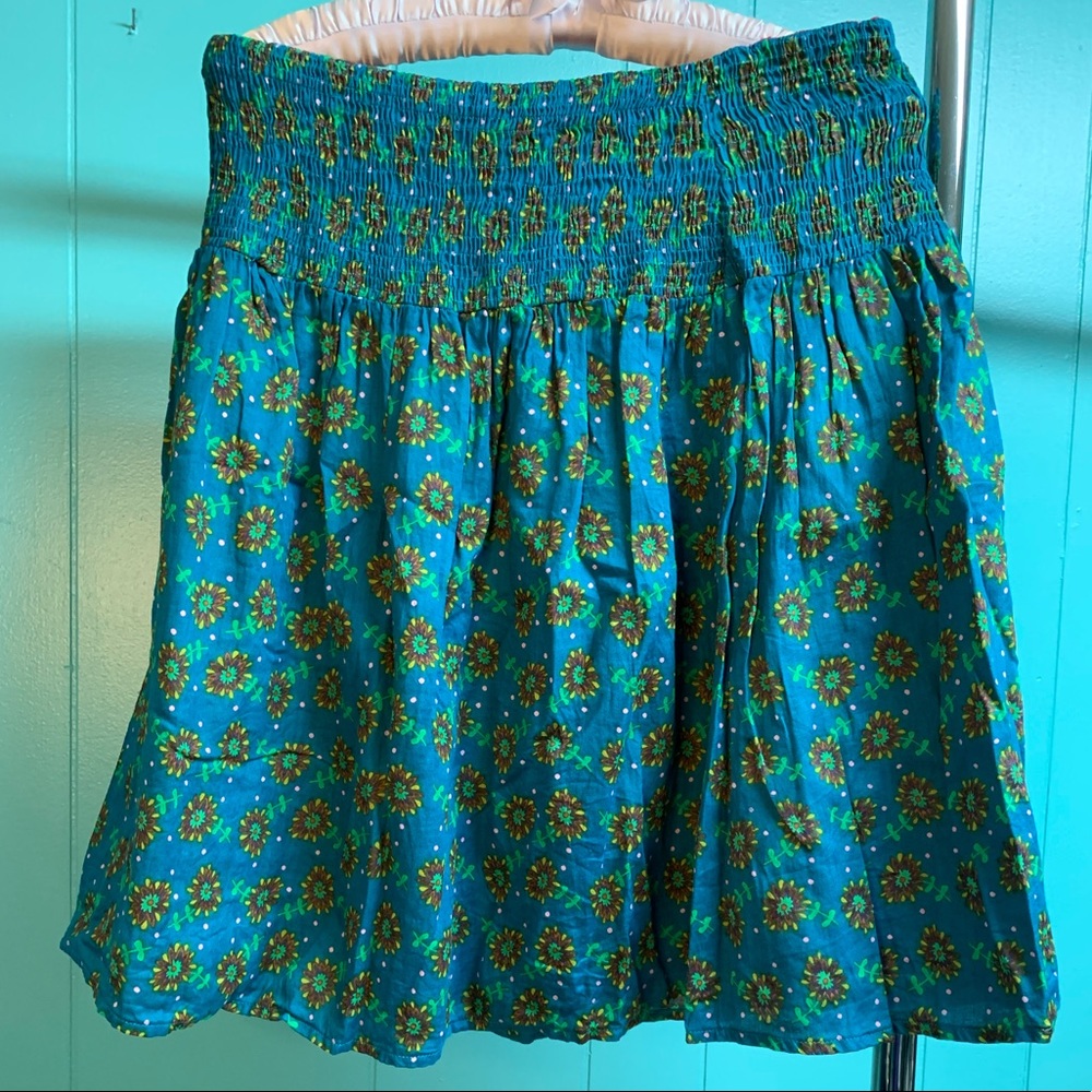 Natural Life Reversible Blue/Pink pattern Sz L Skirt